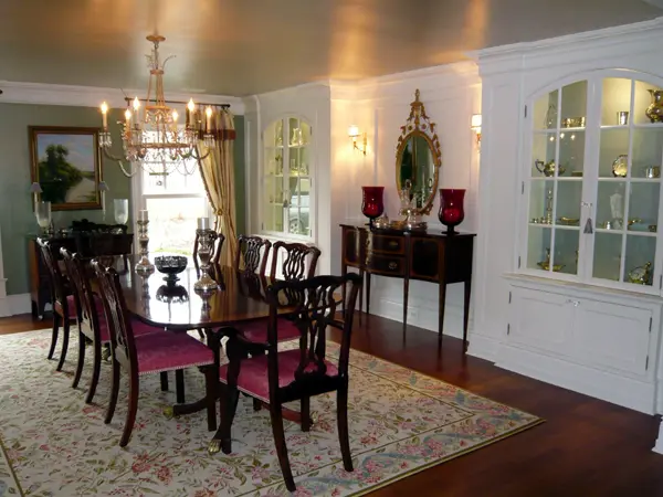 Elegant furnished dining room